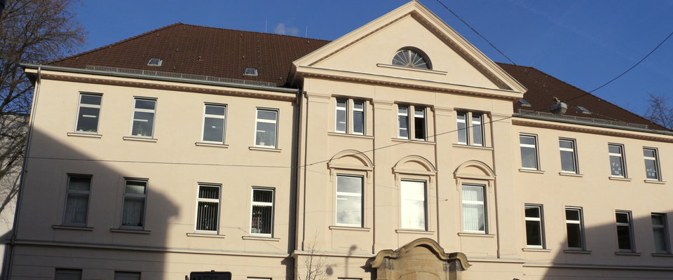 Altbau Außenansicht 2016_3